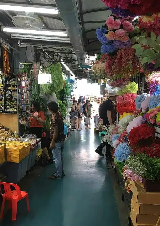 ตลาดนัดจตุจักร เหมาะกับใคร