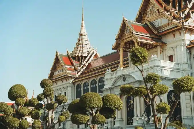 พระบรมมหาราชวัง เดินชมสถาปัตยกรรมไทยใจกลางพระนคร