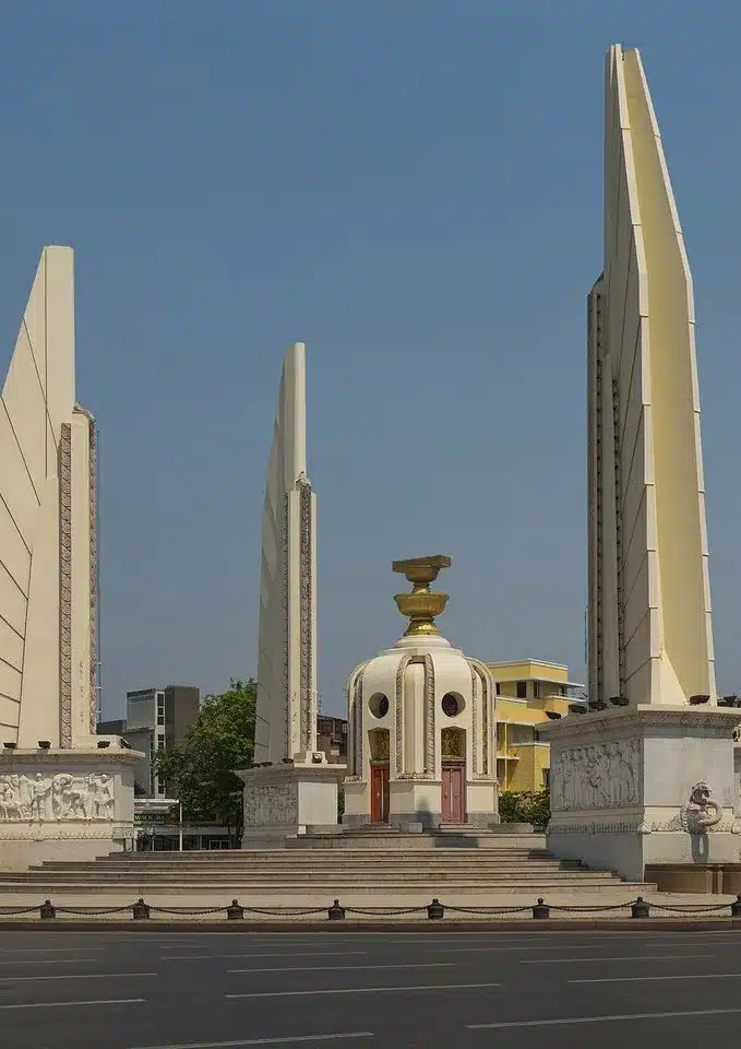 อนุสาวรีย์ประชาธิปไตย แผนเดินเที่ยว