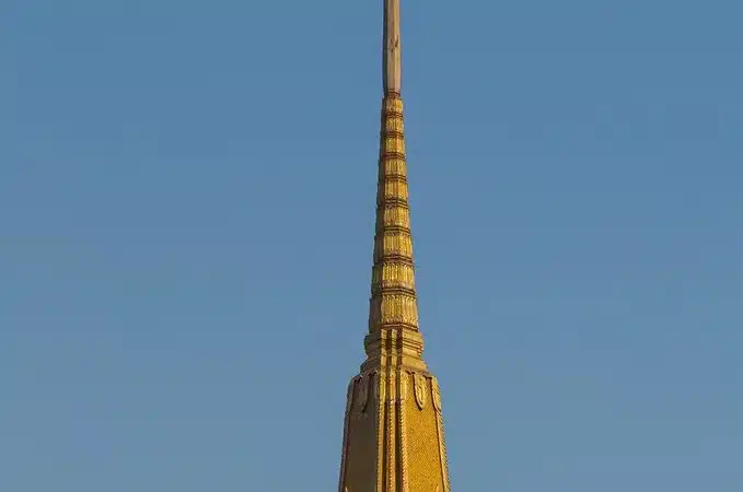 วัดไตรมิตรวิทยาราม ชมพระทองคำกลางเยาวราช