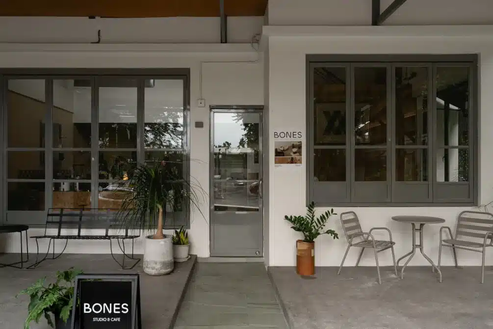 ทางเข้า BONES Studio and Cafe