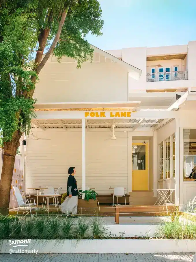 ทางเข้าคาเฟ่ Folk Lane by Toby’s สุขุมวิท 38