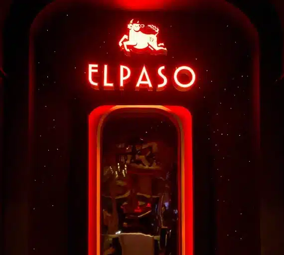 ทางเข้าร้าน ELPASO Bangkok ภายใน The Salil Hotel Riverside