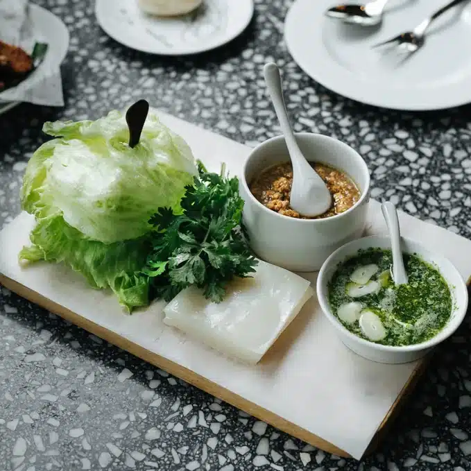 Complicated Noodle ก๋วยเตี๋ยวห่อหมูสับ Greyhound Cafe