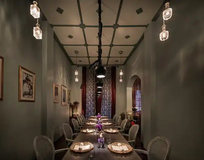 อาหารและบรรยากาศ Nusara Bangkok