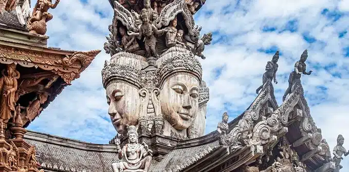 ปราสาทสัจธรรม พัทยา มุมภายนอก