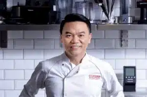Chef Ian Kittichai เชฟเอียน พงษ์ธวัช เฉลิมกิตติชัย รูปเดี่ยวครึ่งตัวชัดๆ ไม่ตัดหัว